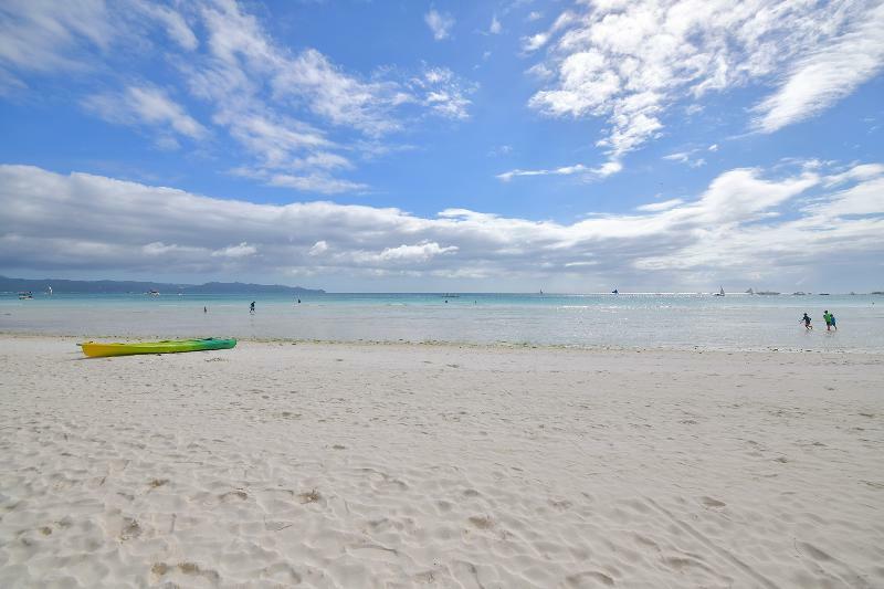 Отель One Azul Boracay Balabag  Экстерьер фото