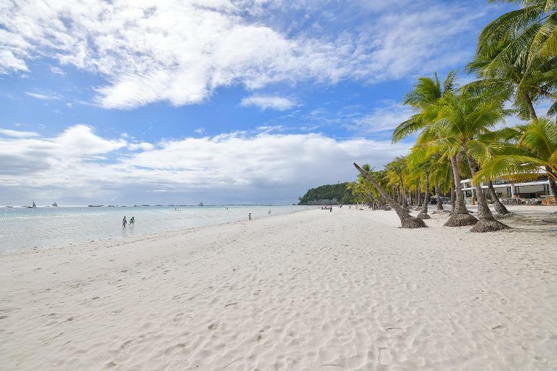 Отель One Azul Boracay Balabag  Экстерьер фото